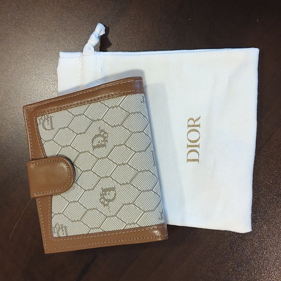 Christian Dior EUC+ Honeycomb Monogram Tan Leather Bifold Wallet (W79) - Picture 3 of 13